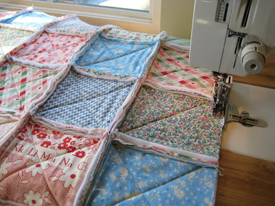 Quilt Tutorials and Fabric Creations - Quilting in the Rain - Rag Quilt