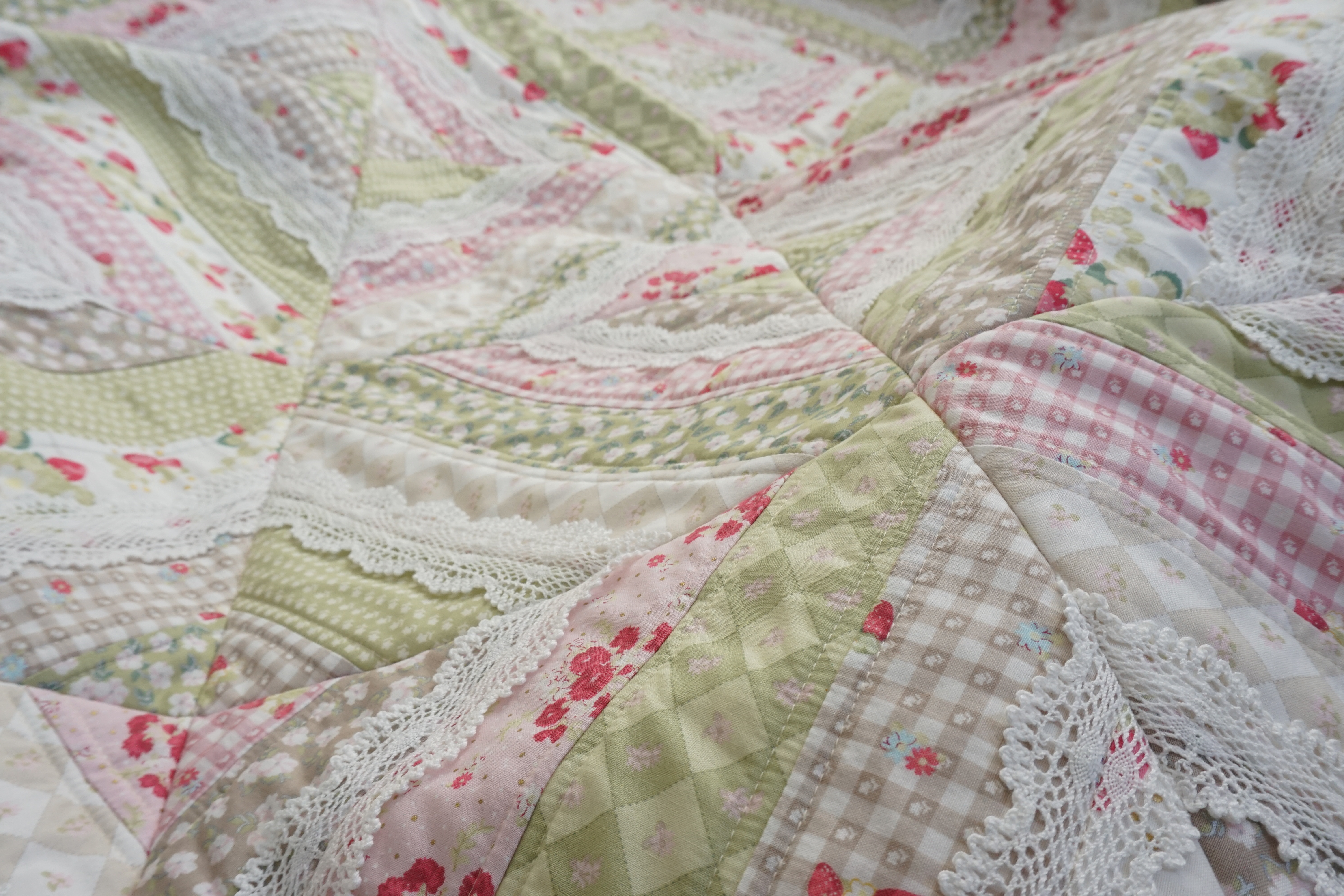 Quilt-As-You-Go Made Modern – Strip Quilt with Lace tutorial!