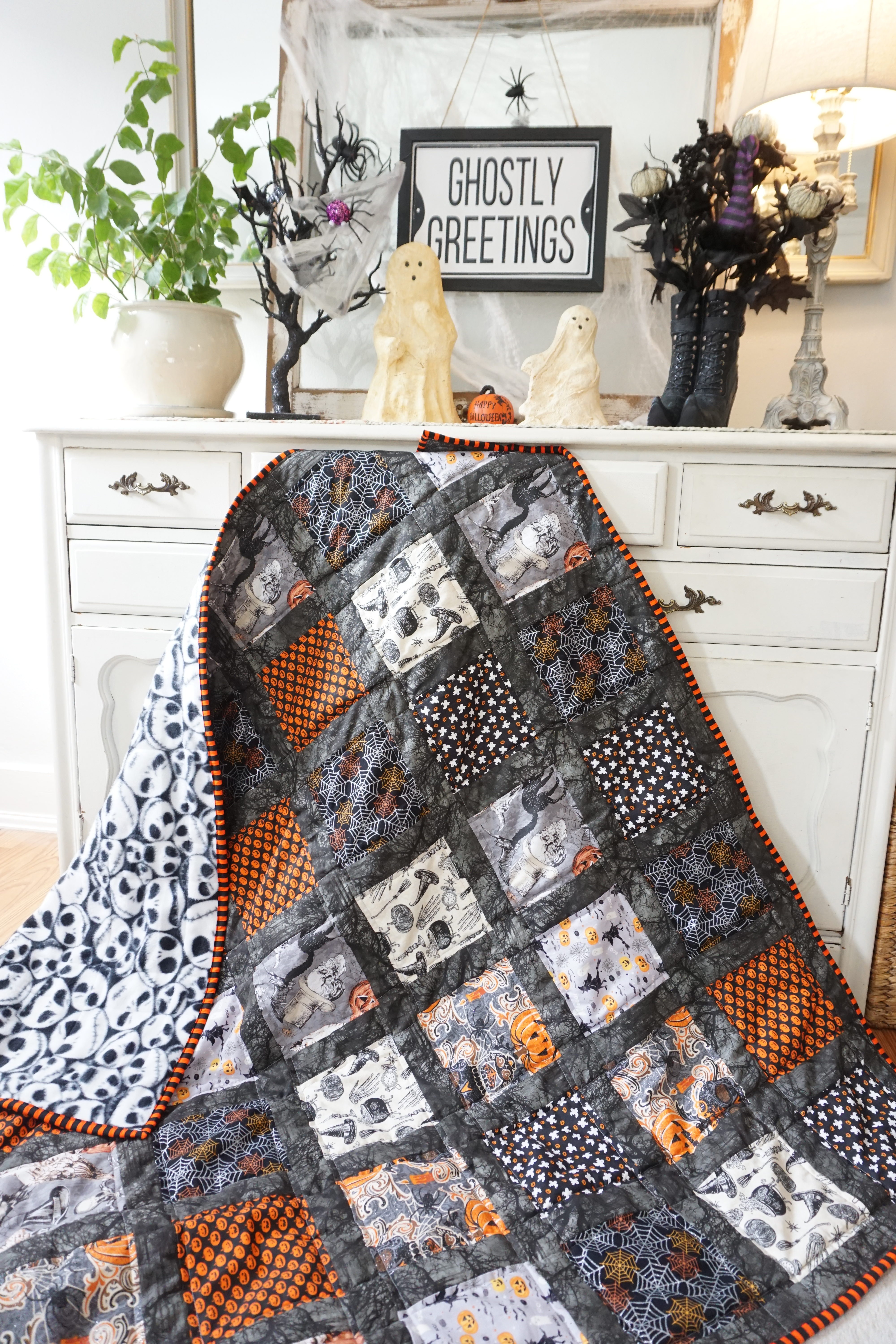 Halloween Quilt! Quilting in the Rain